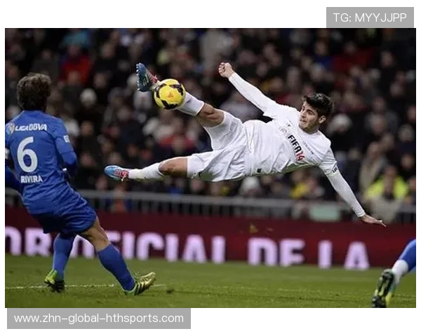 足球西甲凌空抽射：完美落点，挑战极限的巅峰时刻